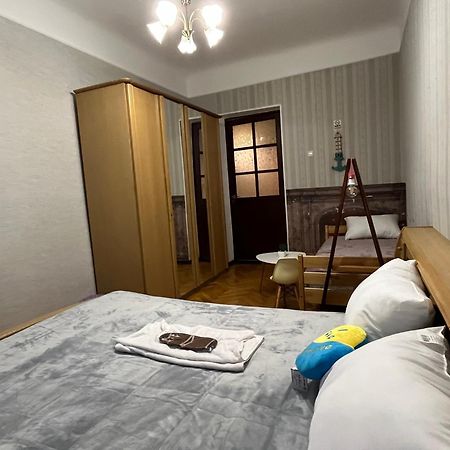 Ararat-Klovskaya Hostel-Apartments Kiev Dış mekan fotoğraf