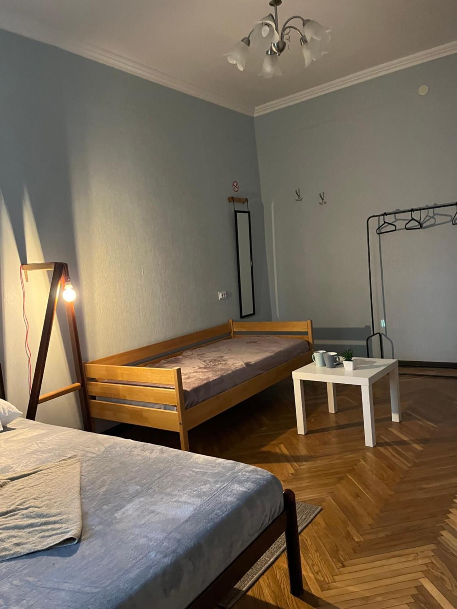 Ararat-Klovskaya Hostel-Apartments Kiev Dış mekan fotoğraf