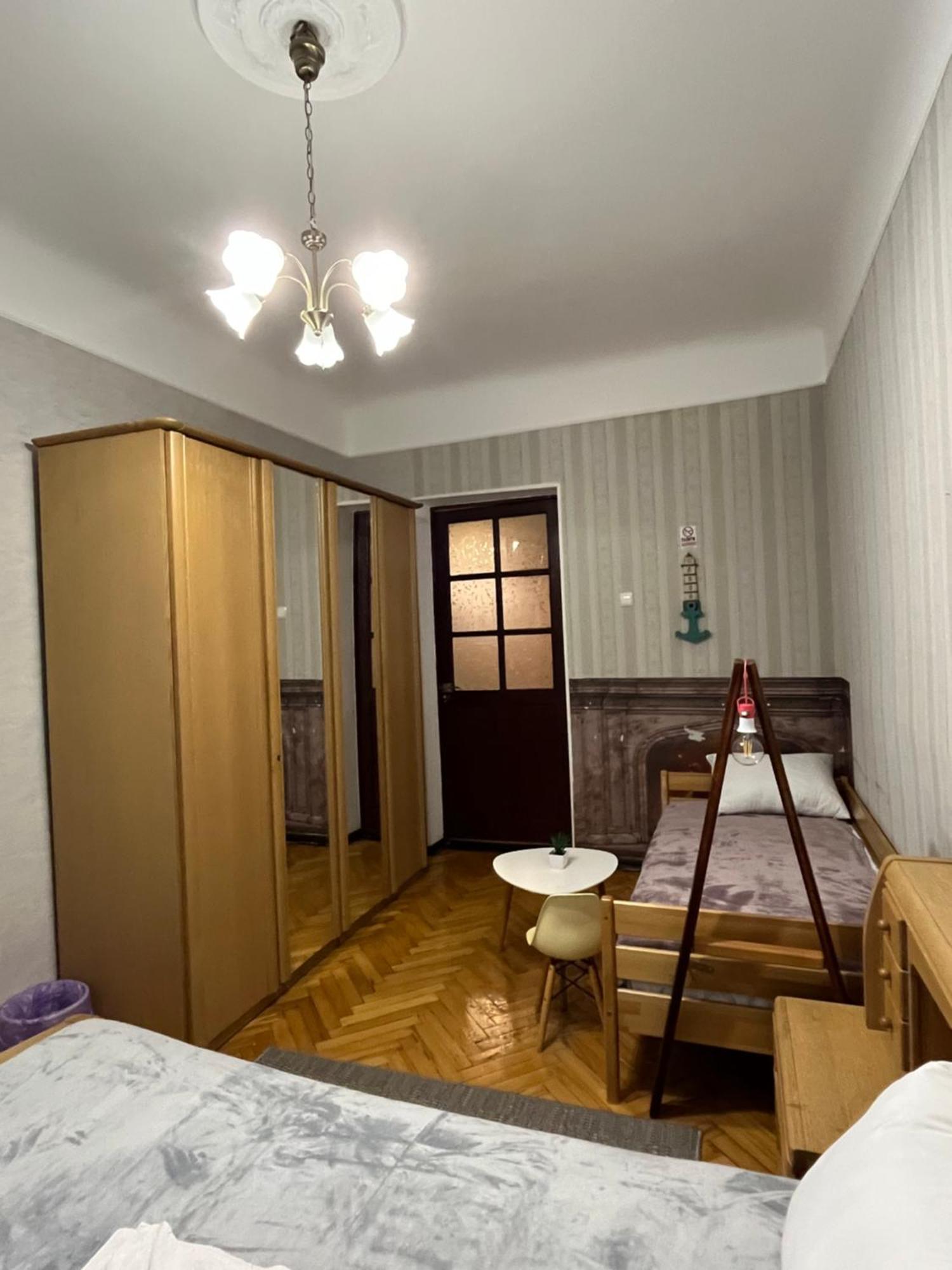 Ararat-Klovskaya Hostel-Apartments Kiev Dış mekan fotoğraf