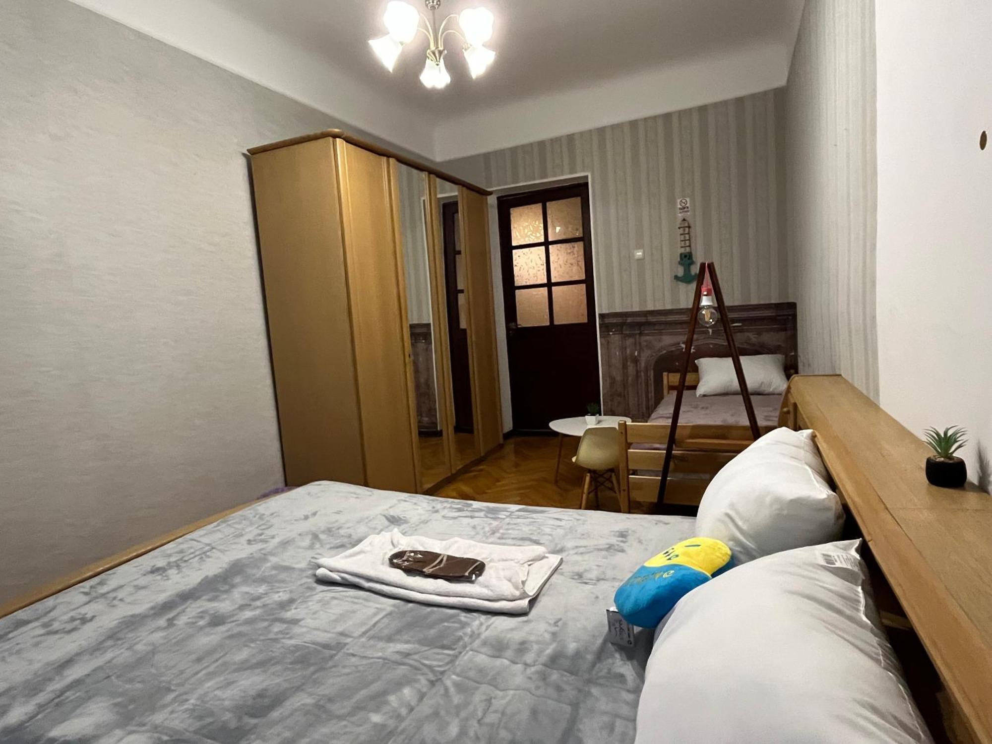 Ararat-Klovskaya Hostel-Apartments Kiev Dış mekan fotoğraf