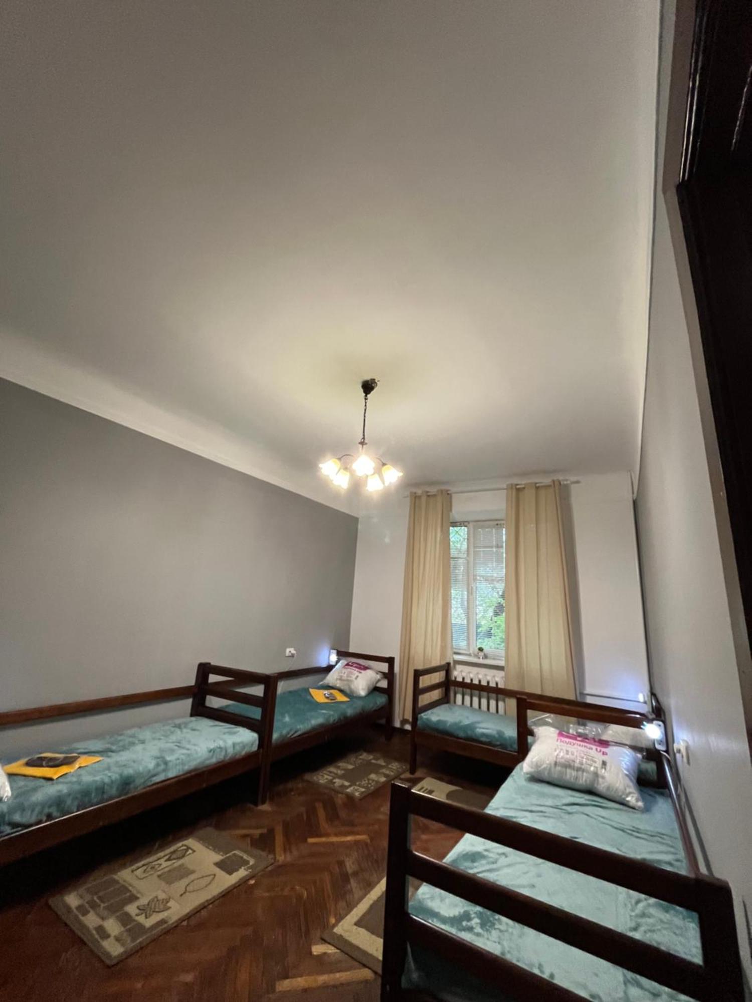 Ararat-Klovskaya Hostel-Apartments Kiev Dış mekan fotoğraf