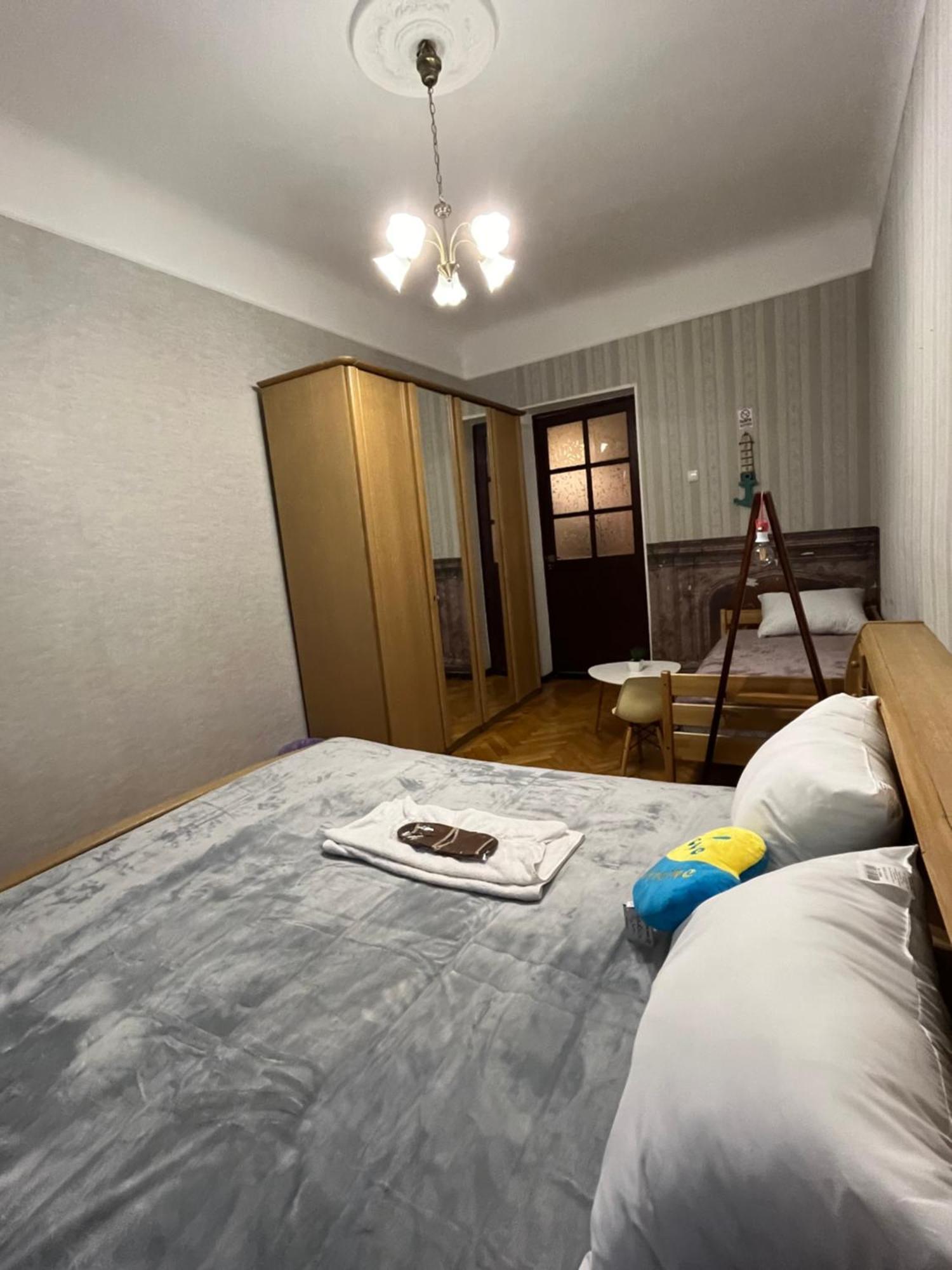 Ararat-Klovskaya Hostel-Apartments Kiev Dış mekan fotoğraf