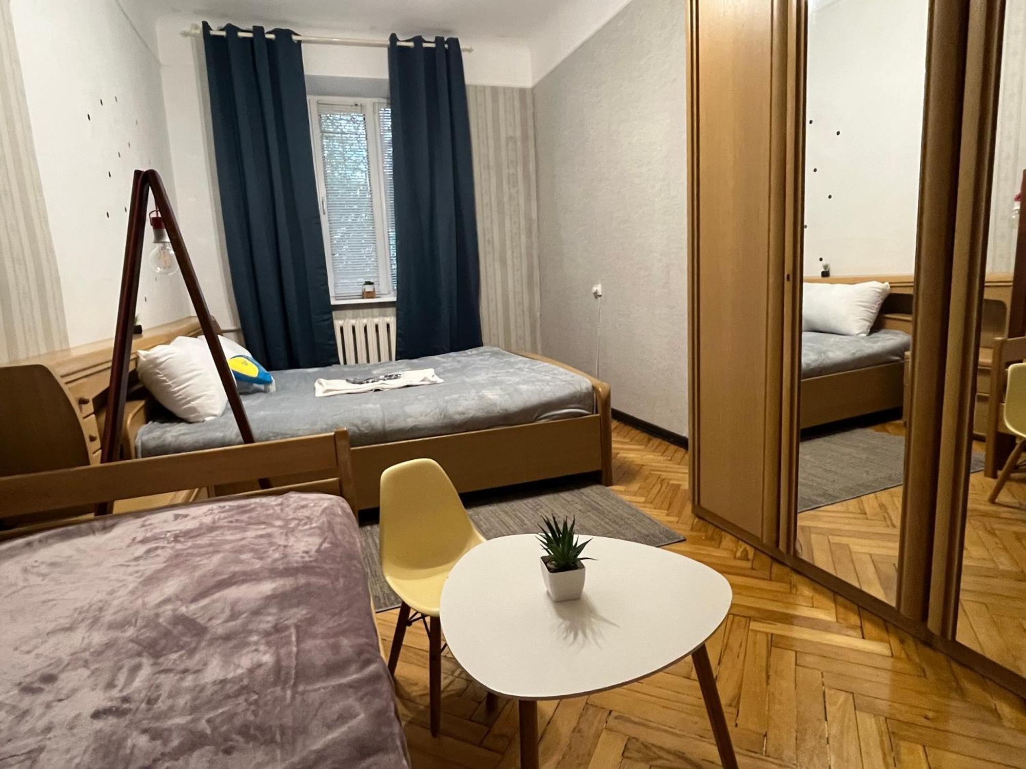 Ararat-Klovskaya Hostel-Apartments Kiev Dış mekan fotoğraf